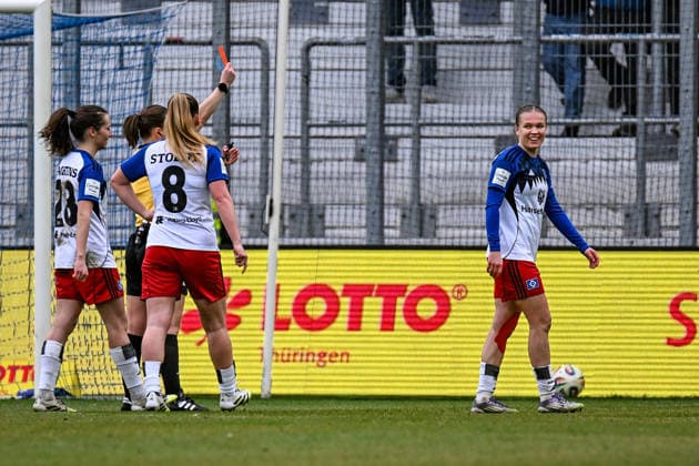 Soccer I Women I Season 2025 2026 I Bundesliga I 20 Matchday I FC Carl Zeiss Jena Hamburger SV I 15 03 2026 Annaleen Böhler 6, Hamburger SV r sees the red card Jena Ernst Abbe Sportfeld, ad hoc Arena Thuringia Germany Copyright: xLobeca InesxHähnelx