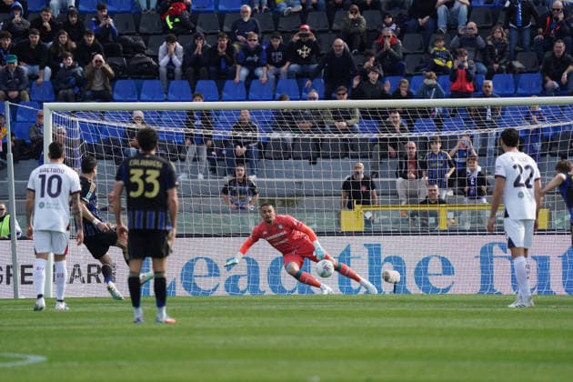 Celebrities Pisa s Stefano Moreo make a score goal 1-0....During the Serie A soccer match between Pisa and Cagliari at the Cetilar Arena Romeo Anconetani Stadium in Pisa; Center West Italy; monday March 15; 2026 ; Soccer  Copyright: xAlessandroxLaxRocca xLaPressex