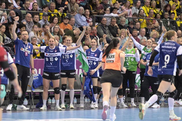 Cheering after parade goal on the bench of HSG Blomberg Lippe Thueringer HC vs HSG Blomberg Lippe, Handball, Women, DHB Pokal Haushahn Final 4, Match for 3rd place, Season 2025 2026, 15 03 2026 Thueringer HC vs HSG Blomberg Lippe, Handball, Women, DHB Pokal Haushahn Final 4, Match for 3rd place, Season 2025 2026, 15 03 2026 Stuttgart Copyright: xEibner-Pressefoto TobiasxBaurx EP_TBR