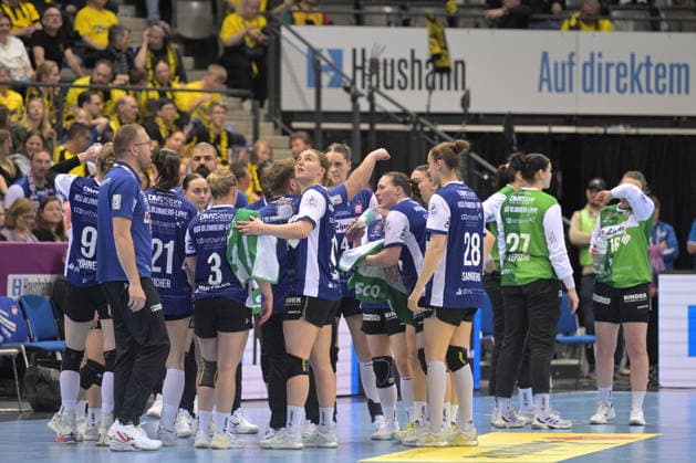 Time Out HSG Blomberg Lippe Thueringer HC vs HSG Blomberg Lippe, Handball, Women, DHB Pokal Haushahn Final 4, Match for 3rd place, Season 2025 2026, 15 03 2026 Thueringer HC vs HSG Blomberg Lippe, Handball, Women, DHB Pokal Haushahn Final 4, Match for 3rd place, Season 2025 2026, 15 03 2026 Stuttgart Copyright: xEibner-Pressefoto TobiasxBaurx EP_TBR