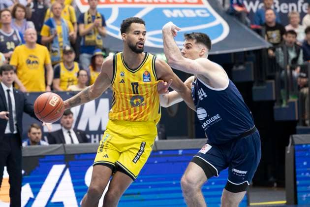 EasyCredit Basketball Bundesliga 2025 2026 Syntainics MBC vs Alba Berlin Weissenfels, Germany 15 March 2026 In the picture from left Norris Agbaoko Berlin and Jure Planinic Weissenfels Weissenfels Stadthalle Weissenfels Saxony Anhalt Germany