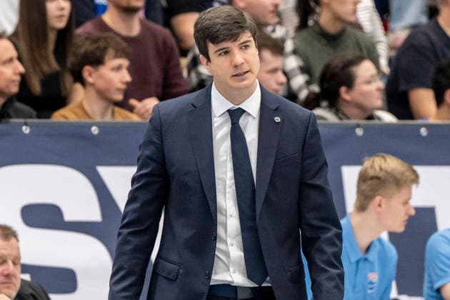 EasyCredit Basketball Bundesliga 2025 2026 Syntainics MBC vs Alba Berlin Weissenfels, Germany 15 March 2026 In the picture Coach Pedro Calles Berlin Weissenfels Stadthalle Weissenfels Saxony Anhalt Germany