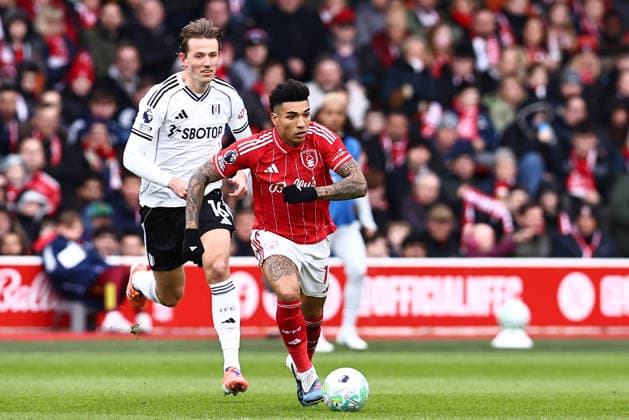 Nottingham Forest v Fulham, Premier League Igor Jesus of Nottingham Forest looks for options under pressure from Sander Berge of Fulham during the Nottingham Forest v Fulham Premier League match at the City Ground, West Bridgford, England on 15 March 2026 Credit: Ryan Crockett Every Second Media Editorial use only. All images are copyright Every Second Media Limited. No images may be reproduced without prior permission. All rights reserved. Premier League and Football League images are subject to licensing agreements with Football DataCo Limited. see https: www.football-dataco.com Copyright: xIMAGO EveryxSecondxMediax ESM-1859-0028 RyanxCrockettx xEveryxSecondxMediax