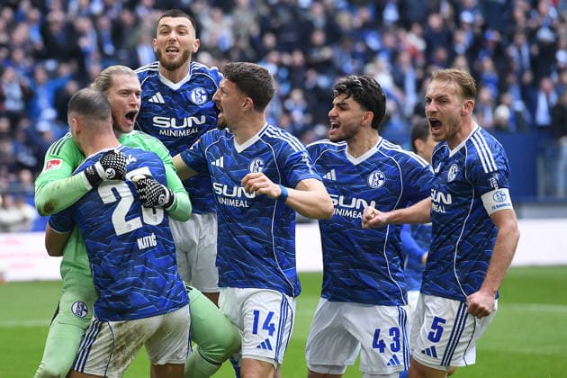 Soccer 2 Bundesliga 26 Matchday FC Schalke 04 Hannover 96 on 15 03 2026 at the Veltins Arena in Gelsenkirchen Loris Karius Schalke is celebrated by his teammates after a saved penalty DFL regulations prohibit any use of photographs as image sequences and or quasi video xRx