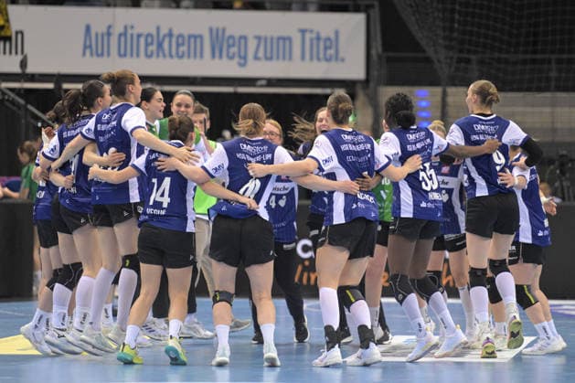 Circle of HSG Blomberg Lippe after the match Thueringer HC vs HSG Blomberg Lippe, Handball, Women, DHB Pokal Haushahn Final 4, Match for 3rd place, Season 2025 2026, 15 03 2026 Thueringer HC vs HSG Blomberg Lippe, Handball, Women, DHB Pokal Haushahn Final 4, Match for 3rd place, Season 2025 2026, 15 03 2026 Stuttgart Copyright: xEibner-Pressefoto TobiasxBaurx EP_TBR
