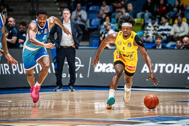 15 03 2026, xhfmx, Basketball easyCredit BBL Bundesliga, Frankfurt Skyliners EWE Baskets Oldenburg v l William Christmas Skyliners Frankfurt , Brian Fobbs EWE Baskets Oldenburg DFL DFB REGULATIONS PROHIBIT ANY USE OF PHOTOGRAPHS as IMAGE SEQUENCES and or QUASI VIDEO Frankfurt am Main