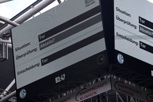 The video cube shows that the goal counts in the match of the 2 Bundesliga season 2025 26 FC Schalke 04 Hannover 96 Copyright Thomas Pakusch