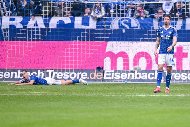 15 03 2026, Football, 2 Bundesliga, Season 2025 2026, Matchday 26, FC Schalke 04 Hannover 96, Nikola Katic FC Schalke 04 , Janik Bachmann FC Schalke 04 xRHR PHOTO YYx Copyright: KROEGER RHR-FOTOx RHR-FOTO YY