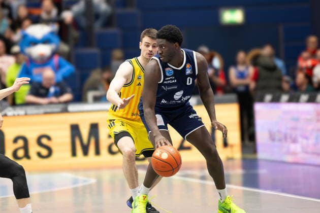Jonas Mattisseck Alba, 9 , Khyri Thomas MBC, 0 , Syntainics MBC vs ALBA BERLIN, Basketball, 1 Bundesliga, Men, 24 Matchday, Season 2025 26, 15 03 2026 Weißenfels Stadthalle Sachsen Anhalt Germany