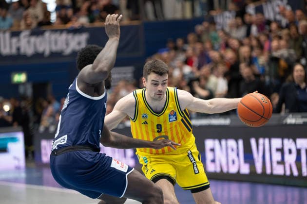 Khyri Thomas MBC, 0 , Jonas Mattisseck Alba, 9 , Syntainics MBC vs ALBA BERLIN, Basketball, 1 Bundesliga, Men, 24 Matchday, Season 2025 26, 15 03 2026 Weißenfels Stadthalle Sachsen Anhalt Germany