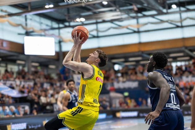 Alex O™Connell Alba, 3 , Khyri Thomas MBC, 0 , Syntainics MBC vs ALBA BERLIN, Basketball, 1 Bundesliga, Men, 24 Matchday, Season 2025 26, 15 03 2026 Weißenfels Stadthalle Sachsen Anhalt Germany