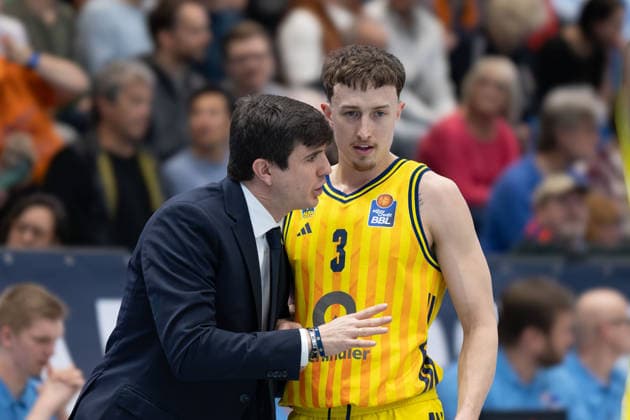 Pedro Calles Alba, Head Coach , Alex O™Connell Alba, 3 , Syntainics MBC vs ALBA BERLIN, Basketball, 1 Bundesliga, Men, 24 Matchday, Season 2025 26, 15 03 2026 Weißenfels Stadthalle Sachsen Anhalt Germany