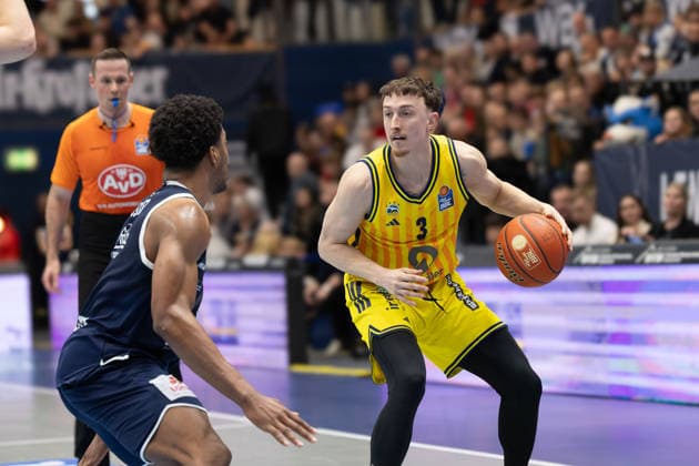 Marcus Foster MBC, 5 , Alex O™Connell Alba, 3 , Syntainics MBC vs ALBA BERLIN, Basketball, 1 Bundesliga, Men, 24 Matchday, Season 2025 26, 15 03 2026 Weißenfels Stadthalle Sachsen Anhalt Germany