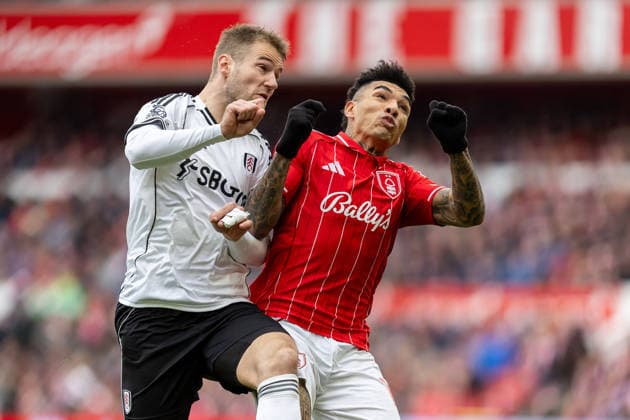 Nottingham Forest v Fulham, Premier League Fulham defender Joachim Andersen (5) and Nottingham Forest forward Igor Jesus (19) battles for possession during the Premier League match between Nottingham Forest and Fulham at the City Ground, Nottingham, UK on 15 March 2026. Nottingham City Ground Nottinghamshire UK Editorial use only DataCo restrictions apply See www.football-dataco.com , Copyright: xManjitxNarotrax PSI-23895-0009