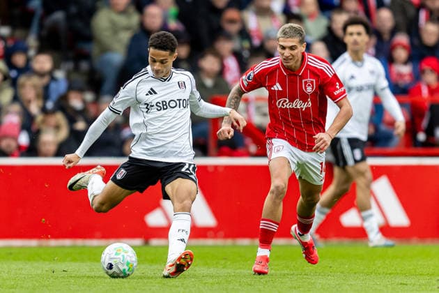 Nottingham Forest v Fulham, Premier League Fulham goalkeeper Benjamin Lecomte (23) runs forward with ball during the Premier League match between Nottingham Forest and Fulham at the City Ground, Nottingham, UK on 15 March 2026. Nottingham City Ground Nottinghamshire UK Editorial use only DataCo restrictions apply See www.football-dataco.com , Copyright: xManjitxNarotrax PSI-23895-0018