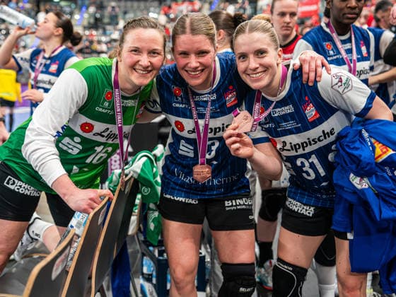 Melanie Veith HSG Blomberg Lippe, 16 , Laura Rueffieux HSG Blomberg Lippe, 03 and Alexia Hauf HSG Blomberg Lippe, 31 are happy after place 3, Thueringer HC vs HSG Blomberg Lippe, Handball, DHB Pokal Haushahn Final 4, match for 3rd place, 2025 2026 season, 15 03 2026 Thueringer HC vs HSG Blomberg Lippe, handball, DHB Pokal Haushahn Final 4, match for 3rd place, 2025 2026 season, 15 03 2026 Stuttgart Copyright: xMichaelxSchmidt Eibner-Pressefotx EP_MST