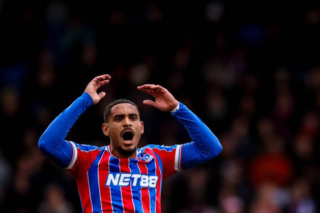 LONDON, ENGLAND - MARCH 15: Maxence Lacroix of Crystal Palace reacts to the fans during the Premier League match between Crystal Palace and Leeds United at Selhurst Park on March 15, 2026 in London, England.  Copyright: xRenexNijhuis MBxMediax