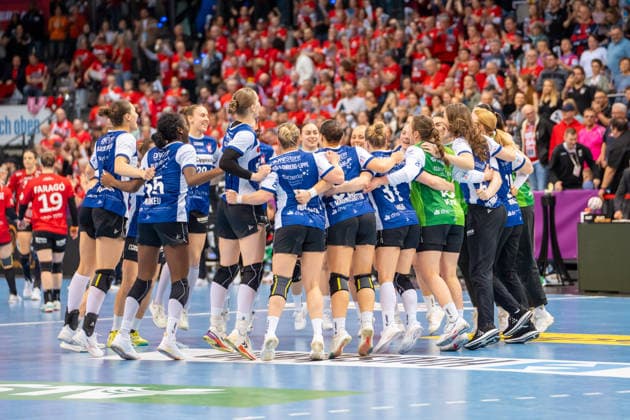 Handball I Women I Season 2025 2026 I DHB Cup Final 4 I Match for 3rd place I Thüringer HC HSG Blomberg Lippe I 15 03 2026 HSG Blomberg Lippe celebrates victory and 3rd place Stuttgart Porsche Arena Baden Württemberg Germany Copyright: xLobeca MaxxPetershansx