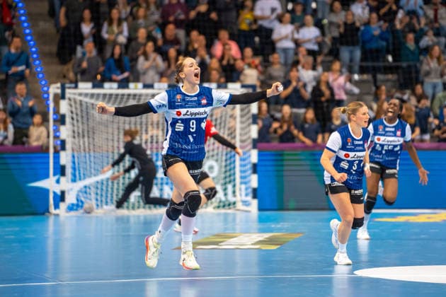 Handball I Women I Season 2025 2026 I DHB Cup Final 4 I Match for 3rd place I Thüringer HC HSG Blomberg Lippe I 15 03 2026 Nieke Kühne 9, HSG Blomberg Lippe cheers Stuttgart Porsche Arena Baden Württemberg Germany Copyright: xLobeca MaxxPetershansx