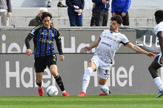 Samuele Angori (Pisa) Jose Pedro Da Silva Figuereido Freitas (Cagliari) during Pisa SC vs Cagliari Calcio, Italian soccer Serie A match in Pisa, Italy, March 15 2026  Copyright: xGabrielexMasotti IPAxSportx xipa-agency.netx xx IPA_72924361 IPA_Agency_IPA72924361