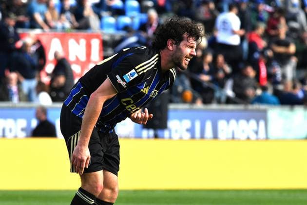 Arturo Calabresi (Pisa) injury during Pisa SC vs Cagliari Calcio, Italian soccer Serie A match in Pisa, Italy, March 15 2026  Copyright: xGabrielexMasotti IPAxSportx xipa-agency.netx xx IPA_72924509 IPA_Agency_IPA72924509