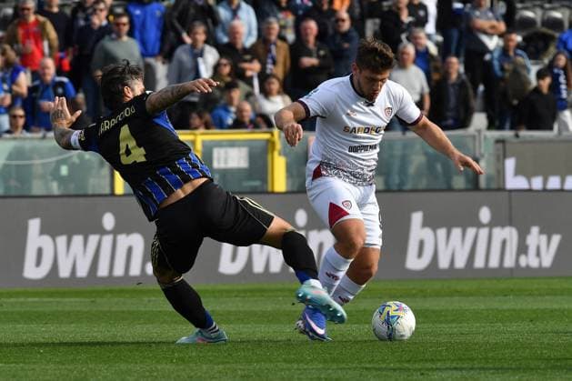 CALCIO - Serie A - Pisa SC vs Cagliari Calcio Antonio Caracciolo (Pisa) Semih Kilicsoy (Cagliari) during Pisa SC vs Cagliari Calcio, Italian soccer Serie A match in Pisa, Italy, March 15 2026 Pisa Italy  Copyright: xIPAxSport ABACAx