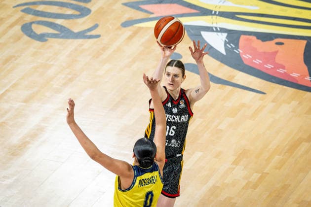Basketball Villeurbanne 14 03 2026 Wommen™s Basketball World Cup 2026 Qualifying Tournament Colombia COL Germany GER Alina Hartmann Germany, No 16 Marta Moscarella Colombia, No 00