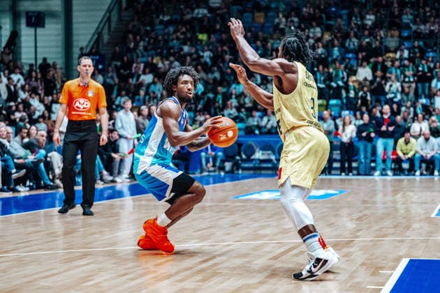 Isaiah Swope Skyliners Frankfurt, 01 , Christopher Clemons EWE Baskets Oldenburg, 03 GER, Skyliners Frankfurt vs EWE Baskets Oldenburg, easycredit BBL, Bundesliga, 24 Matchday, Season 2025 2026 15 03 2026 Eibner Pressefoto Attila Ziga GER, Skyliners Frankfurt vs EWE Baskets Oldenburg, easycredit BBL, Bundesliga, 24 Matchday, Season 2025 2026 15 03 2026 Frankfurt am Main Copyright: xEibner-Pressefotox EP_AZA