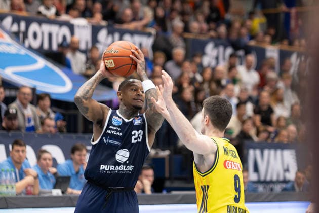 Charles Callison MBC, 23 , Jonas Mattisseck Alba, 9 , Syntainics MBC vs ALBA BERLIN, Basketball, 1 Bundesliga, Men, 24 Matchday, Season 2025 26, 15 03 2026 Weißenfels Stadthalle Sachsen Anhalt Germany