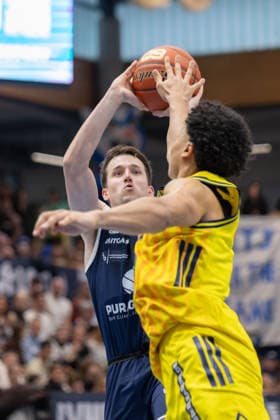 Spencer Reaves MBC, 31 , Jack Kayil Alba, 7 , Syntainics MBC vs ALBA BERLIN, Basketball, 1 Bundesliga, Men, 24 Matchday, Season 2025 26, 15 03 2026 Weißenfels Stadthalle Sachsen Anhalt Germany