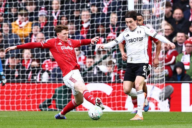 Nottingham Forest v Fulham, Premier League Elliot Anderson of Nottingham Forest and Harry Wilson of Fulham battle for possession during the Nottingham Forest v Fulham Premier League match at the City Ground, West Bridgford, England on 15 March 2026 Credit: Ryan Crockett Every Second Media Editorial use only. All images are copyright Every Second Media Limited. No images may be reproduced without prior permission. All rights reserved. Premier League and Football League images are subject to licensing agreements with Football DataCo Limited. see https: www.football-dataco.com Copyright: xIMAGO EveryxSecondxMediax ESM-1859-0038 RyanxCrockettx xEveryxSecondxMediax