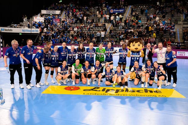 Handball DHB Cup, Match 3rd place, Thueringer HC HSG Blomberg Lippe the team from Blomberg Stuttgart Porsche Arena Baden Württemberg Germany