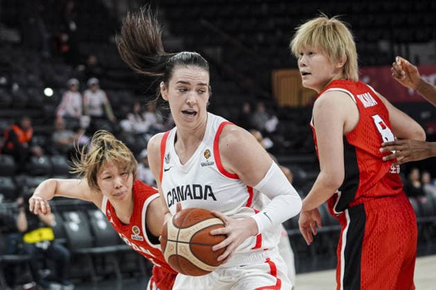 Canada v Japan - FIBA Women s World Cup Qualifiers ISTANBUL, TURKIYE - MARCH 15: Bridget Carleton (C) of Canada in action against Maki Takada (R) of Japan during the FIBA Women s World Cup Qualifiers Group C match between Canada and Japan at the Turkcell Basketball Development Center, in Istanbul, Turkiye, on March 15, 2026. Beyza Comert Anadolu Istanbul Turkey. Editorial use only. Please get in touch for any other usage.  Copyright: x2026xAnadoluxBeyzaxComertx