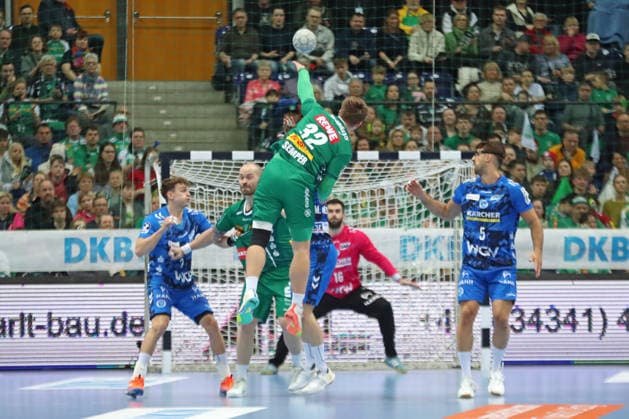 Handball DAIKIN HBL, SC DHfK Leipzig TVB Stuttgart 15 03 2026 Franz Semper 32, SC DHfK Leipzig climbs up in the backfield Handball, DAIKIN HBL, 1 Bundesliga, Season 2025 2026, 25 Matchday SC DHfK Leipzig vs TVB Stuttgart on 15 03 2026 at the Quarterback Immobilien Arena Leipzig Copyright: xBEAUTIFULxSPORTS JanxKaeferx