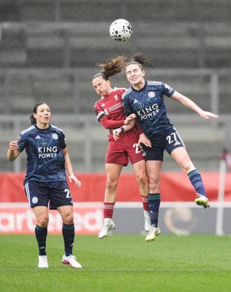 Liverpool Women v Leicester City Women Barclays Women s Super League Shannon O Brien of Leicester City Women (right) and Alejandra Bernabe of Liverpool Women (middle) challenge for a header the Barclays Women s Super League match at BrewDog Stadium, St Helens 15 03 2026 UK Newspapers OUT Copyright: xMikexMartinx FIL-23137-0077