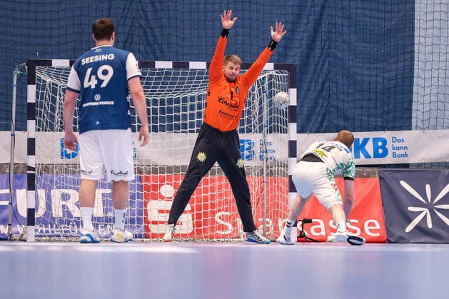 15 03 2026, Handball, HBL, Bergischer HC SC Magdeburg, Mitsubishi Electric HALLE Düsseldorf Omar Ingi Magnusson SC Magdeburg 14 throws at the goal of goalkeeper Christopher Rudeck BHC 01 North Rhine-Westphalia Germany