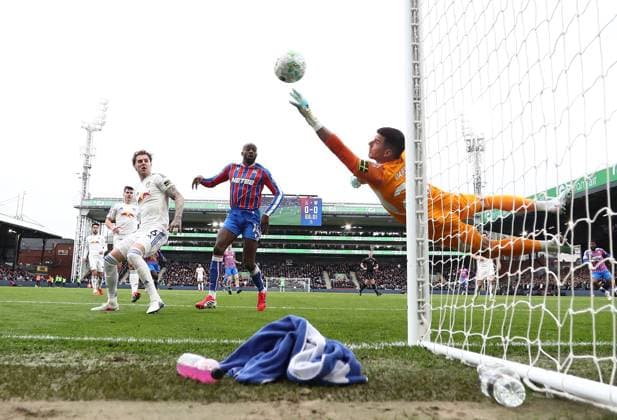 Karl Darlow of Leeds United makes a save Crystal Palace v Leeds United, Premier League, Football, Selhurst Park, London, UK - 15 Mar 2026London Selhurst Park United Kingdom EDITORIAL USE ONLY No use with unauthorised audio, video, data, fixture lists, club league logos or live services. Online in-match use limited to 120 images, no video emulation. No use in betting, games or single club league player publications. Copyright: xMichaelxZemanek Shutterstockx 16757310ad