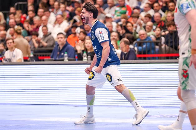 15 03 2026, Handball, HBL, Bergischer HC SC Magdeburg, Mitsubishi Electric HALLE Düsseldorf Eloy Morante Maldonado BHC 33 cheering North Rhine-Westphalia Germany