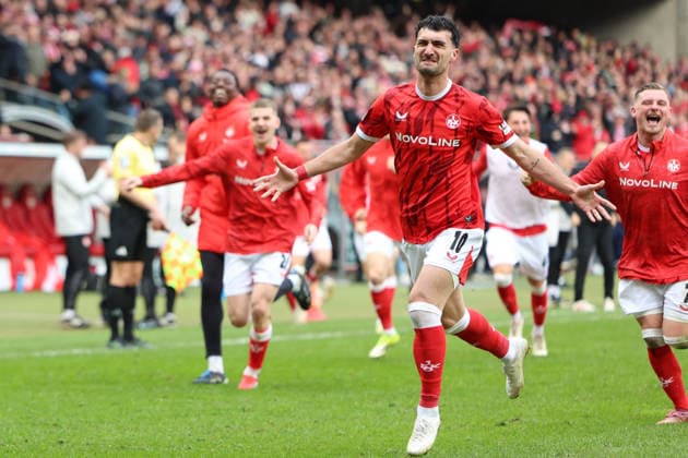 15 03 2026, xrekx, Fußball 2 Bundesliga, 1 FC Kaiserslautern Karlsruher SC v l Torjubel nach dem Tor zum celebrating the goal celebrate 3 0 durch Mahir Emreli 1 FC Kaiserslautern DFL DFB REGULATIONS PROHIBIT ANY USE OF PHOTOGRAPHS as IMAGE SEQUENCES and or QUASI VIDEO Kaiserslautern