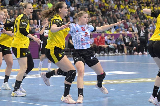 Nina Engel HSG Bensheim Auerbach, 06 in duel with Guro Nestaker BVB Borussia Dortmund Handball, 33 HSG Bensheim Auerbach vs BVB Borussia Dortmund Handball, Handball, Women, DHB Pokal Haushahn Final 4, Final, Season 2025 2026, 15 03 2026 HSG Bensheim Auerbach vs BVB Borussia Dortmund Handball, Handball, Women, DHB Pokal Haushahn Final 4, Final, Season 2025 2026, 15 03 2026 Stuttgart Copyright: xEibner-Pressefoto TobiasxBaurx EP_TBR
