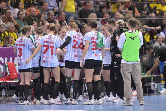 Time Out HSG Bensheim Auerbach HSG Bensheim Auerbach vs BVB Borussia Dortmund Handball, Handball, Women, DHB Cup Haushahn Final 4, Final, Season 2025 2026, 15 03 2026 HSG Bensheim Auerbach vs BVB Borussia Dortmund Handball, Handball, Women, DHB Cup Haushahn Final 4, Final, Season 2025 2026, 15 03 2026 Stuttgart Copyright: xEibner-Pressefoto TobiasxBaurx EP_TBR