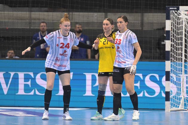 Meike Schmelzer HSG Bensheim Auerbach, 24 and Lucie Marie Kretzschmar HSG Bensheim Auerbach, 33 in a duel with Kaja Kamp Nielsen BVB Borussia Dortmund Handball, 21 HSG Bensheim Auerbach vs BVB Borussia Dortmund Handball, Handball, Women, DHB Cup Haushahn Final 4, Final, Season 2025 2026, 15 03 2026 HSG Bensheim Auerbach vs BVB Borussia Dortmund Handball, Handball, Women, DHB Cup Haushahn Final 4, Final, Season 2025 2026, 15 03 2026 Stuttgart Copyright: xEibner-Pressefoto TobiasxBaurx EP_TBR