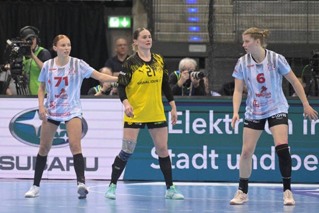 Jule Polsz HSG Bensheim Auerbach, 71 and Nina Engel HSG Bensheim Auerbach, 06 in duel with Kaja Kamp Nielsen BVB Borussia Dortmund Handball, 21 HSG Bensheim Auerbach vs BVB Borussia Dortmund Handball, Handball, Women, DHB Cup Haushahn Final 4, Final, Season 2025 2026, 15 03 2026 HSG Bensheim Auerbach vs BVB Borussia Dortmund Handball, Handball, Women, DHB Cup Haushahn Final 4, Final, Season 2025 2026, 15 03 2026 Stuttgart Copyright: xEibner-Pressefoto TobiasxBaurx EP_TBR