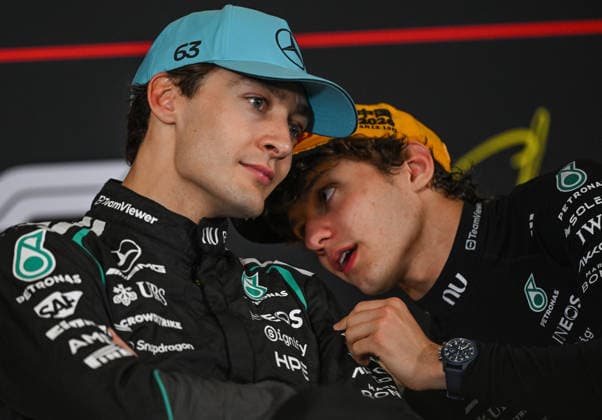 F1 Chinese Grand Prix 2026 SHANGHAI, CHINA - MARCH 15: Kimi Antonelli (R) of Mercedes-AMG Petronas Formula One Team chats with George Russell during the post-race press conference, PK, Pressekonferenz after winning the 2026 Chinese Grand Prix, his first career Formula 1 victory, at the Shanghai International Circuit, in Shanghai, China, on March 15, 2026. Shanghai China  Copyright: xArturxWidakx originalFilename:widak-f1chines260315_np5xw.jpg