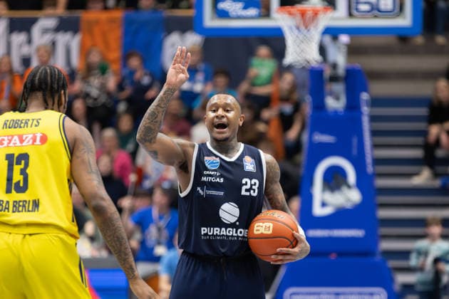 J wan Roberts Alba, 13 , Charles Callison MBC, 23 , Syntainics MBC vs ALBA BERLIN, Basketball, 1 Bundesliga, Men, 24 Matchday, Season 2025 26, 15 03 2026 Weißenfels Stadthalle Sachsen Anhalt Germany