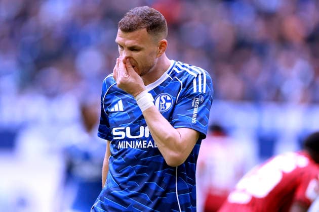 DZEKO Edin Team FC Schalke 04 2 Soccer Bundesliga Season 2025 2026 Match FC Schalke 04 Hannover 2 2 on 15 03 2026 in Gelsenkirchen DFL REGULATIONS PROHIBIT ANY USE OF PHOTOGRAPHS as IMAGE SEQUENCES and or QUASI VIDEO Copyright: xLacixPerenyix