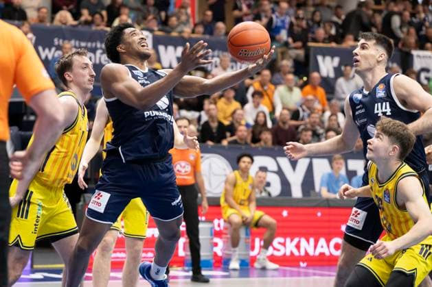 EasyCredit Basketball Bundesliga 2025 2026 Syntainics MBC vs Alba Berlin Weissenfels, Germany 15 March 2026 In the picture from left Moses Wood Berlin , Marcus Foster Weissenfels , Jure Planinic Weissenfels and Bennet Hundt Berlin Weissenfels Stadthalle Weissenfels Sachsen Anhalt Germany