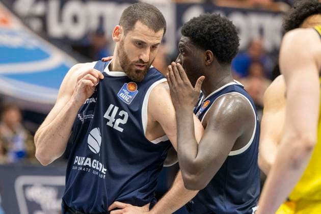 EasyCredit Basketball Bundesliga 2025 2026 Syntainics MBC vs Alba Berlin Weissenfels, Germany 15 March 2026 In the picture from left Nemanja Djurisic Weissenfels and Khyri Thomas Weissenfels Weissenfels Stadthalle Weissenfels Sachsen Anhalt Germany