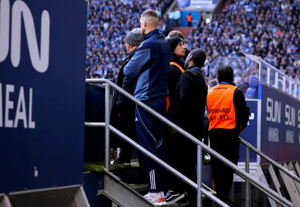 DZEKO Edin Team FC Schalke 04 after the sending off as spectator 2 Soccer Bundesliga Season 2025 2026 Match FC Schalke 04 Hannover 2 on 15 03 2026 in Gelsenkirchen DFL REGULATIONS PROHIBIT ANY USE OF PHOTOGRAPHS as IMAGE SEQUENCES and or QUASI VIDEO Copyright: xLacixPerenyix