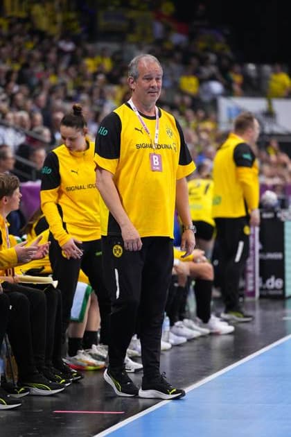 Scene with coach of person 10760 on the sidelines Haushahn Final4 Final HSG Bensheim Auerbach vs Borussia Dortmund Copyright: xspeedshotx